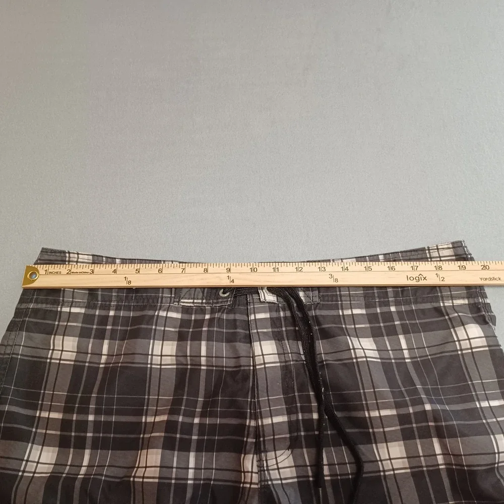 Mossimo Supply Co Mens Plaid‎ Board Shorts Black White Size 38 Cargo Pocket Swim